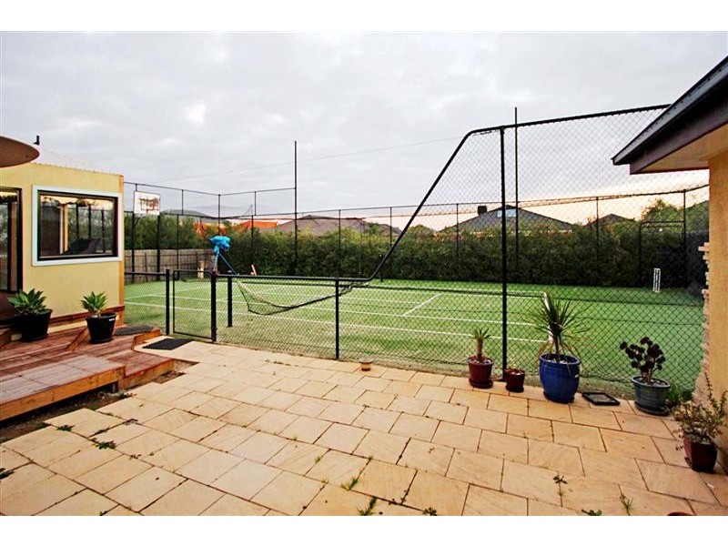 6 Queensberry Court, Hillside VIC 3037