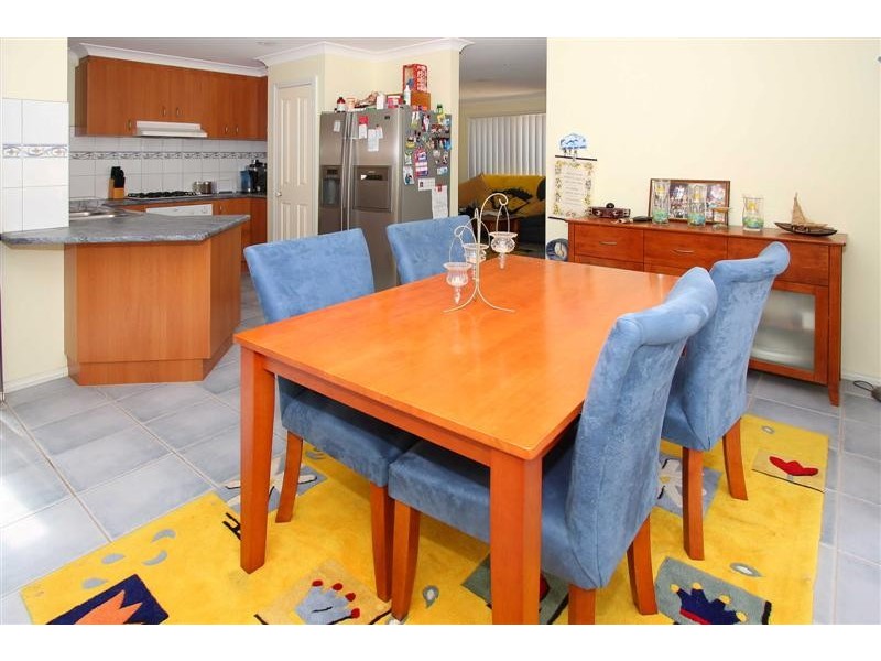 14 Wyperfeld Circuit, Caroline Springs VIC 3023