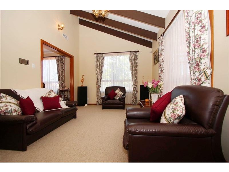 1 Wairou Street, Taylors Lakes VIC 3038