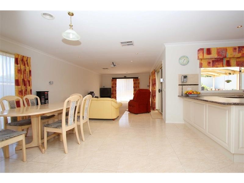 13 Wetherby Court, Hillside VIC 3037