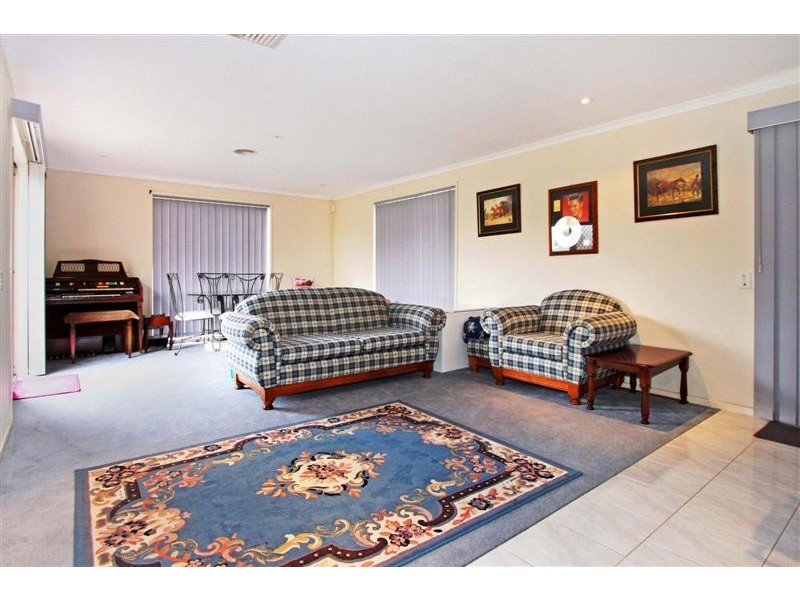 25 Shearer Close, Sydenham VIC 3037