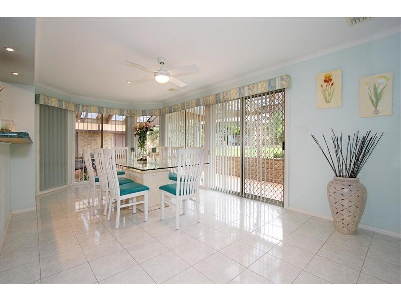 12 James Court, Hillside VIC 3037