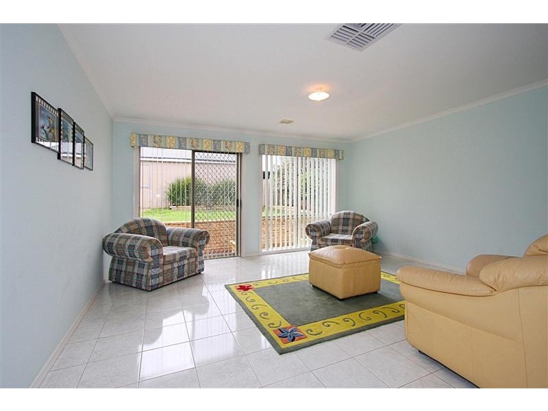 12 James Court, Hillside VIC 3037