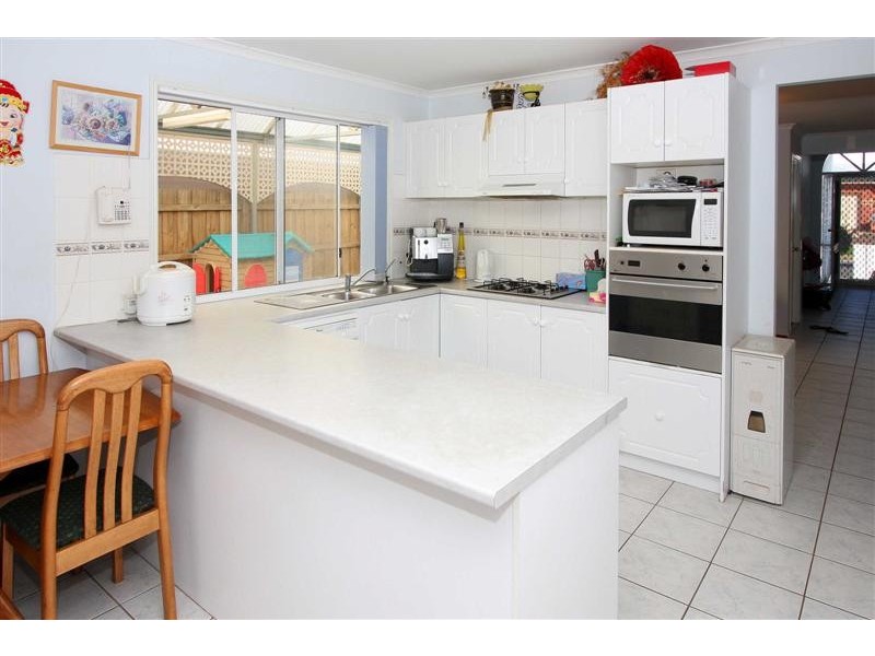 16 Roadhouse Wynd, Sydenham VIC 3037