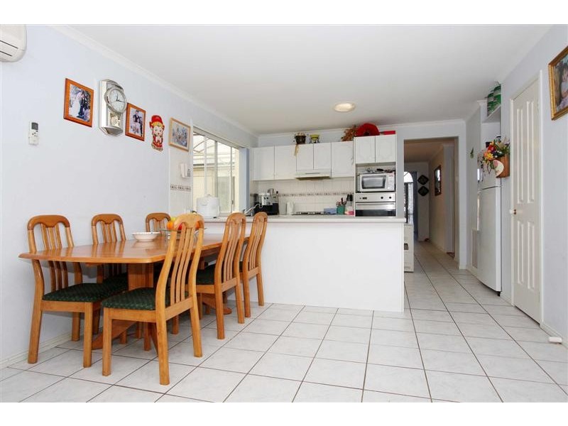 16 Roadhouse Wynd, Sydenham VIC 3037