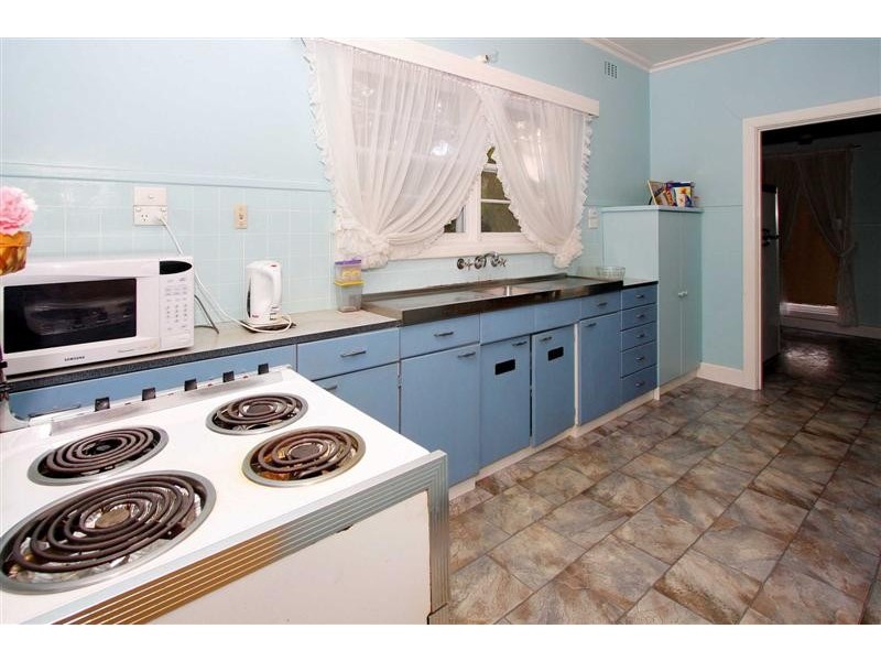 102 Devonshire Road, Sunshine VIC 3020