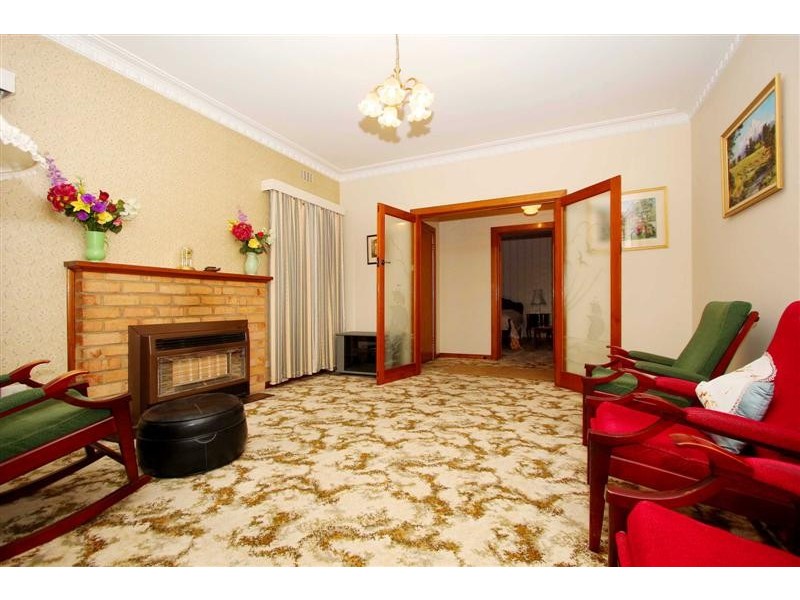 102 Devonshire Road, Sunshine VIC 3020