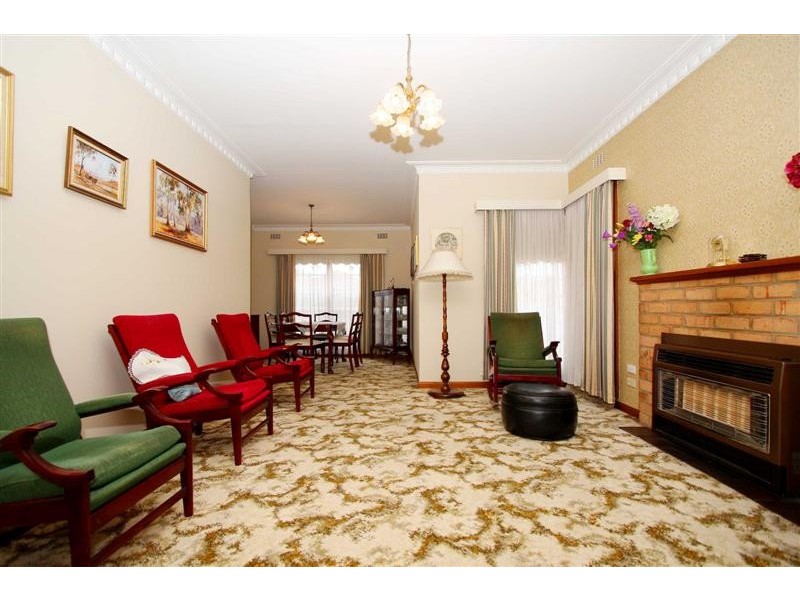 102 Devonshire Road, Sunshine VIC 3020