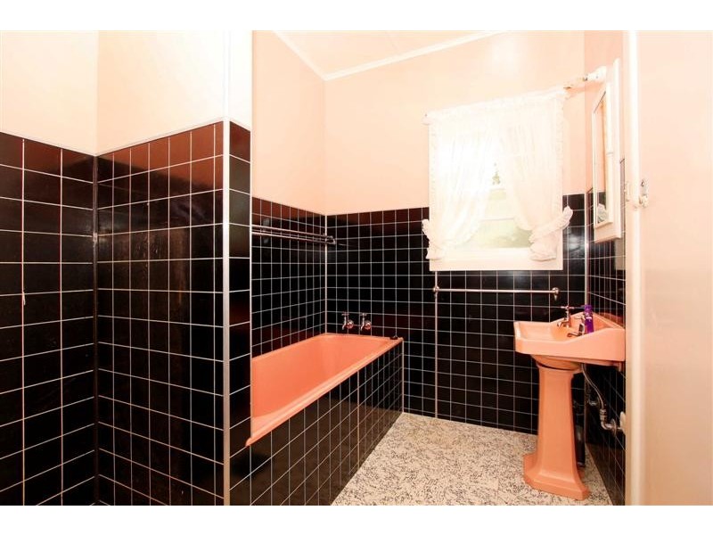 102 Devonshire Road, Sunshine VIC 3020