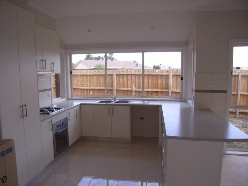 6/1a Thorogood Court, Taylors Lakes VIC 3038