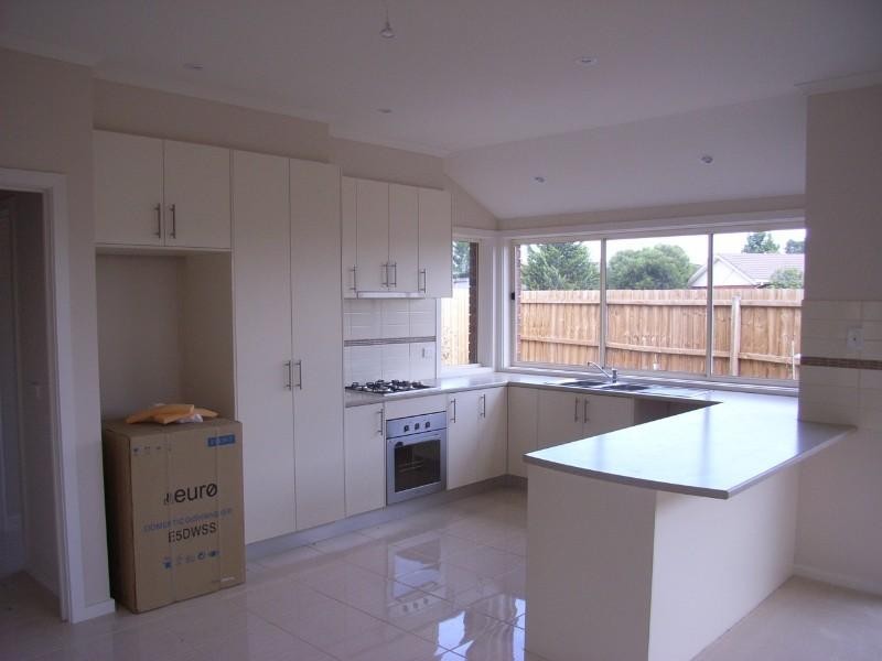 6/1a Thorogood Court, Taylors Lakes VIC 3038