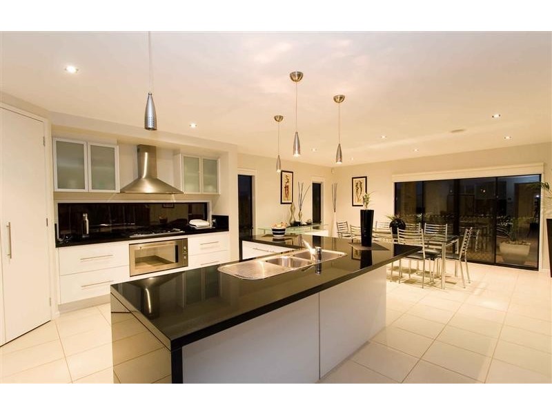 3 Darlinghurst Place, Taylors Hill VIC 3037