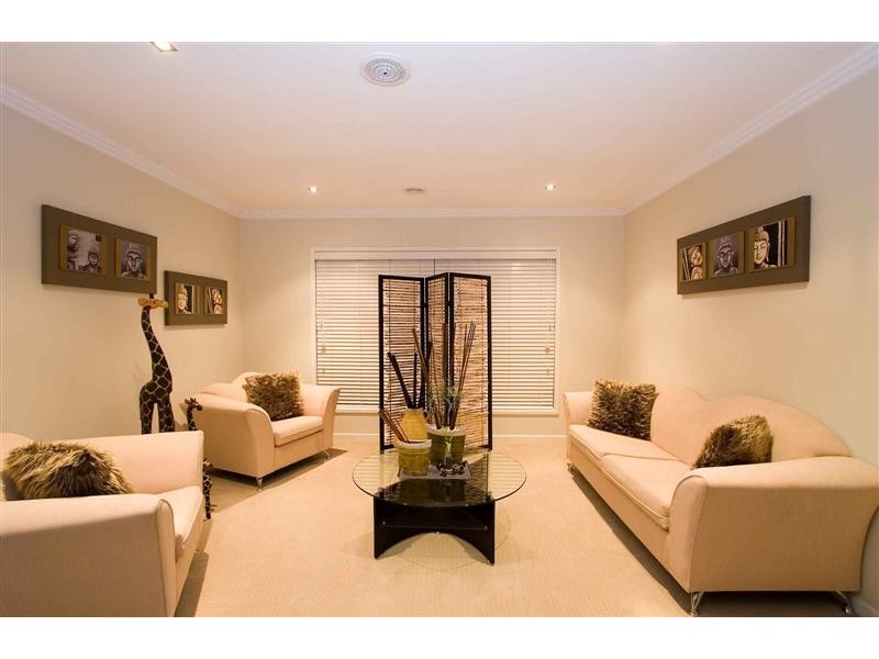 3 Darlinghurst Place, Taylors Hill VIC 3037