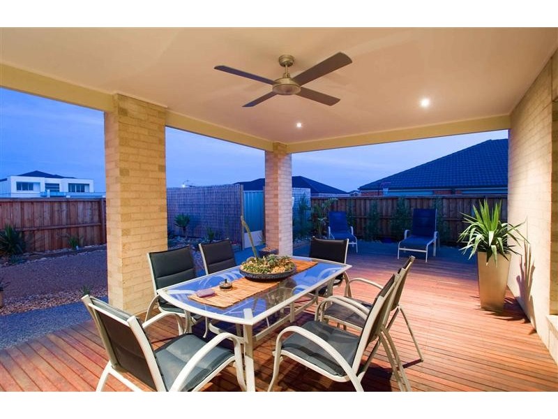 3 Darlinghurst Place, Taylors Hill VIC 3037