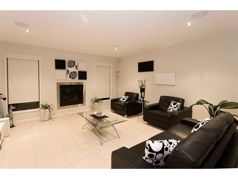 3 Darlinghurst Place, Taylors Hill VIC 3037