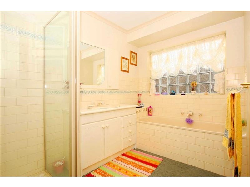 12 Silverwood Court, Hillside VIC 3037