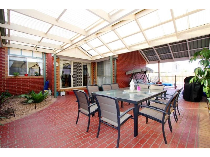 12 Silverwood Court, Hillside VIC 3037