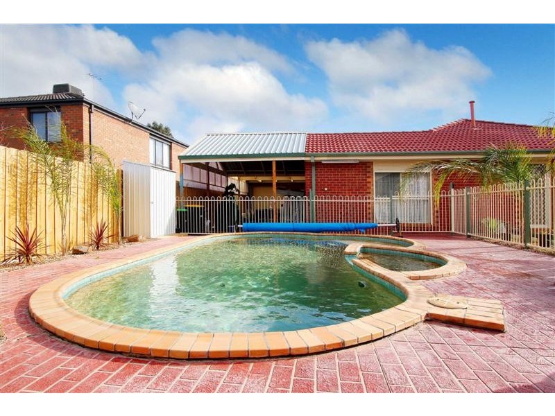 12 Silverwood Court, Hillside VIC 3037