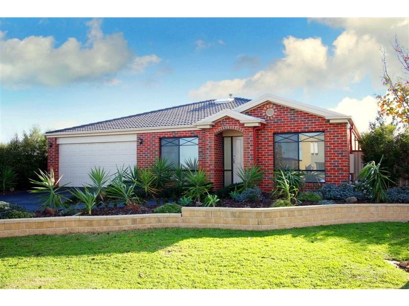 4 Parkville Terrace, Taylors Hill VIC 3037