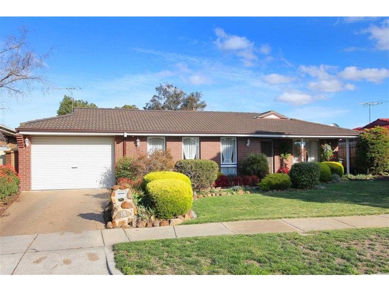 18 Sherbrooke Crescent, Taylors Lakes VIC 3038