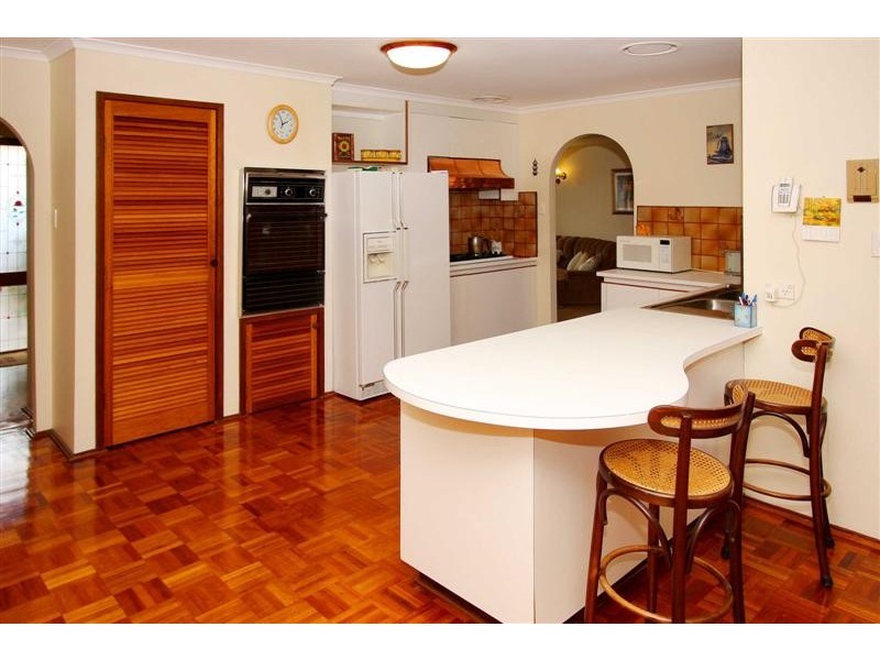 18 Sherbrooke Crescent, Taylors Lakes VIC 3038