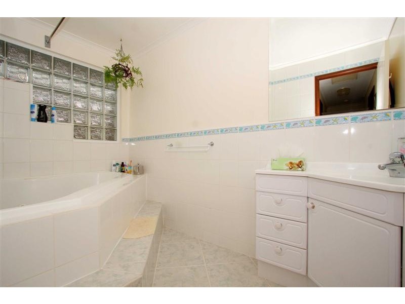 18 Sherbrooke Crescent, Taylors Lakes VIC 3038