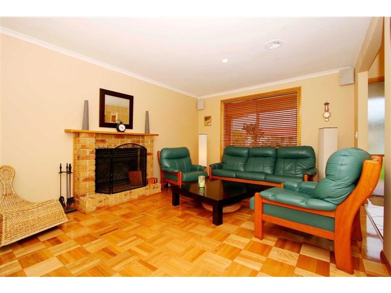 11 Hannah Avenue, Hillside VIC 3037