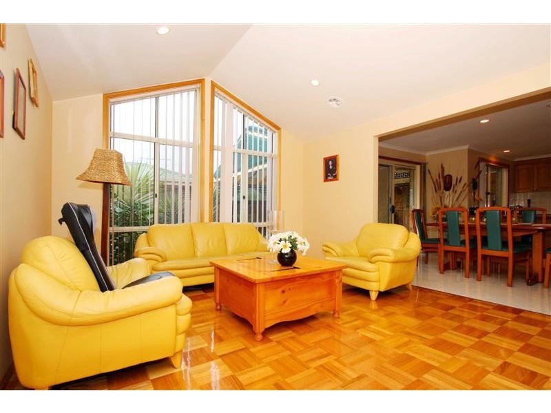 11 Hannah Avenue, Hillside VIC 3037