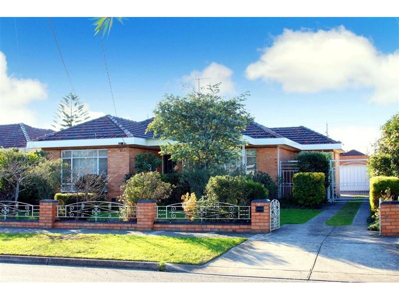 4 Ryan Court, Sunshine VIC 3020