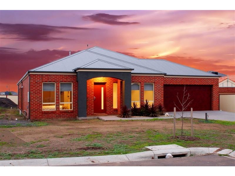 4 Grenadier Grove, Hillside VIC 3037