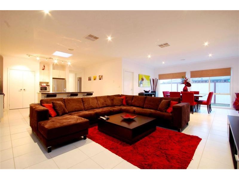 4 Grenadier Grove, Hillside VIC 3037