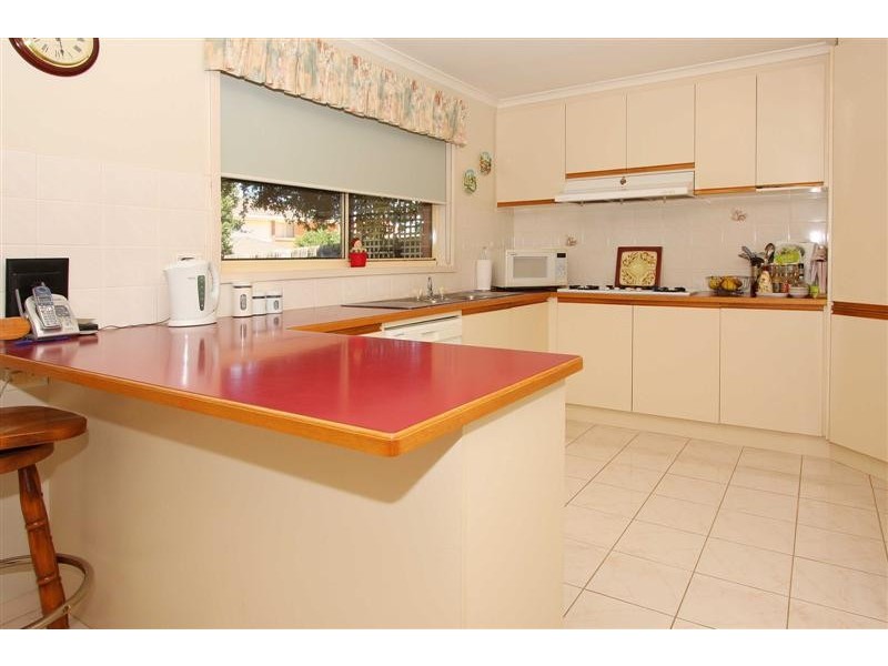 27 Longhurst Crescent, Hillside VIC 3037