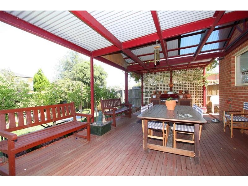 27 Longhurst Crescent, Hillside VIC 3037