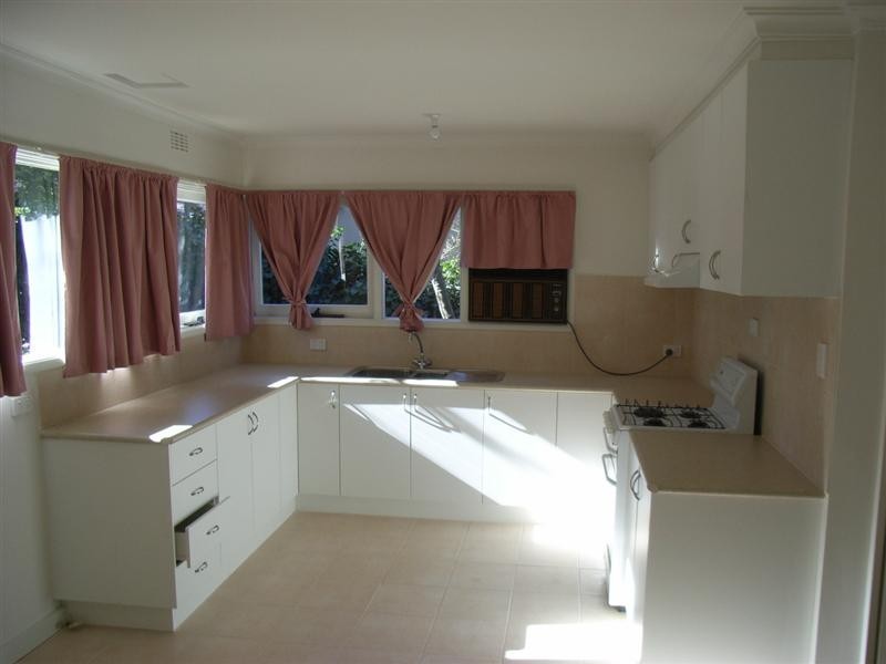 27 Hillside Grove, Airport West VIC 3042