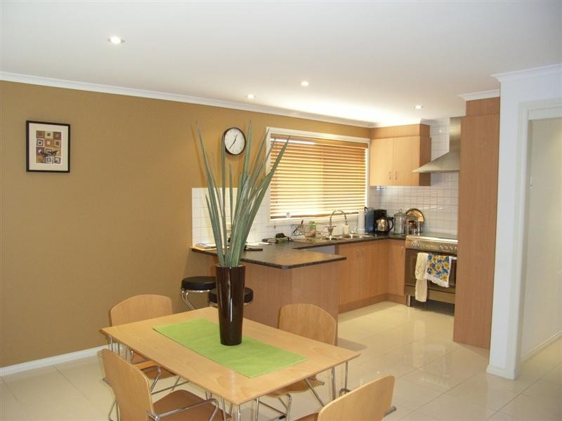 7 Medeo Court, Sydenham VIC 3037