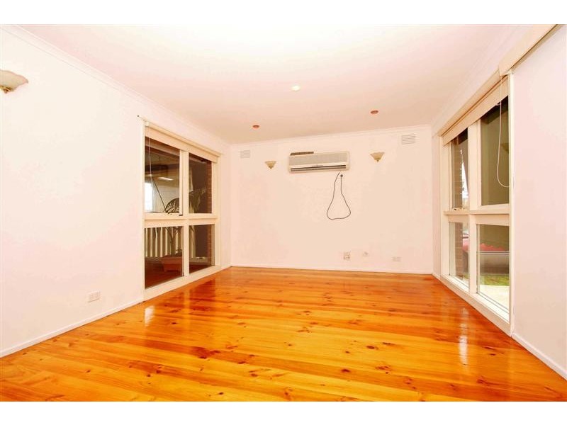 4 Yan Yean Place, St Albans VIC 3021