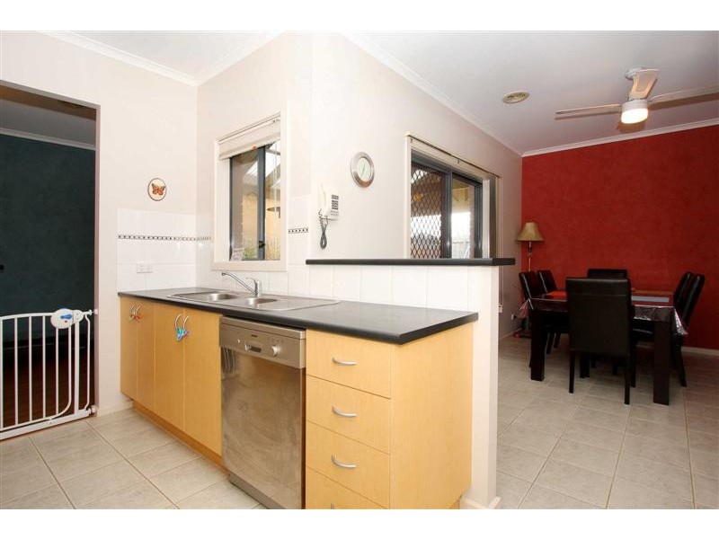 23 The Glades, Taylors Hill VIC 3037