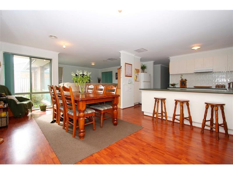 12 Herrington Turn, Caroline Springs VIC 3023