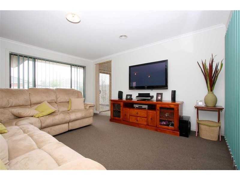 12 Herrington Turn, Caroline Springs VIC 3023