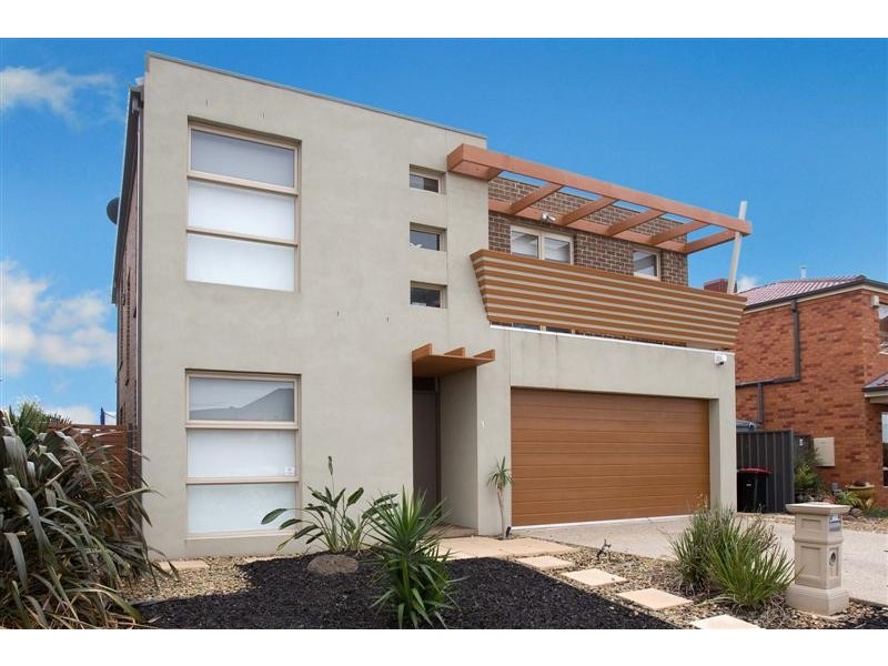 1 Kemp Green, Caroline Springs VIC 3023