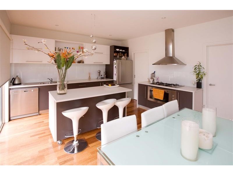 1 Kemp Green, Caroline Springs VIC 3023