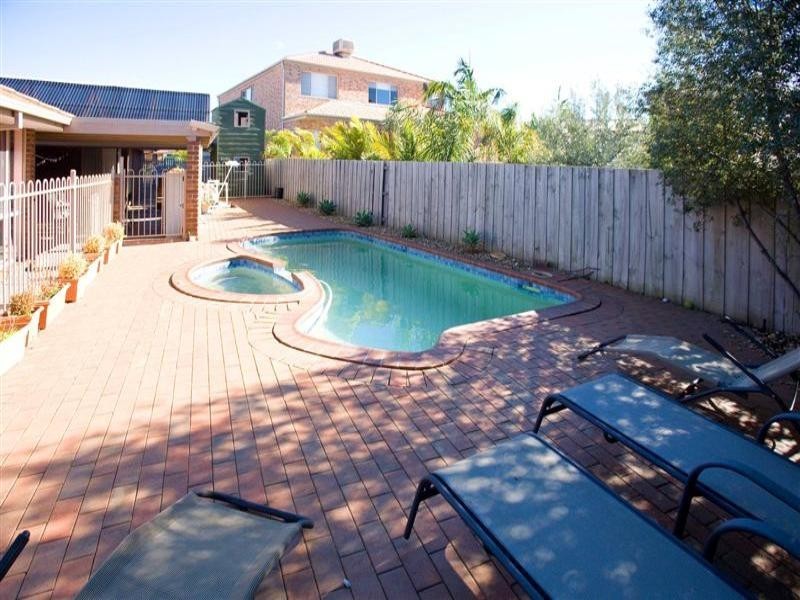 15 Halstead Court, Hillside VIC 3037