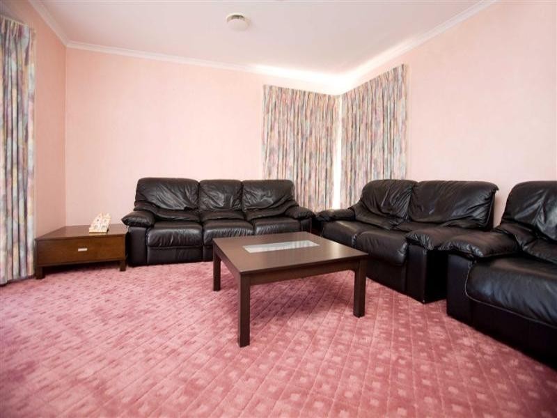 15 Halstead Court, Hillside VIC 3037