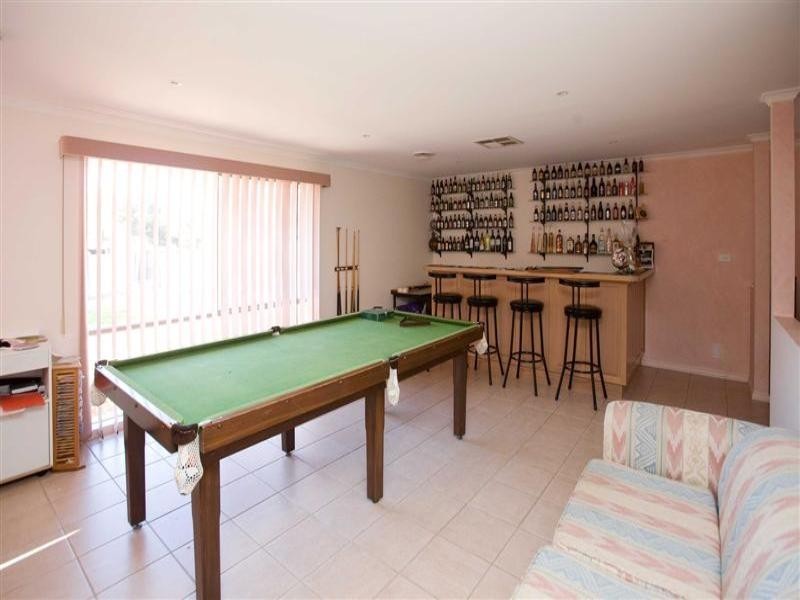 15 Halstead Court, Hillside VIC 3037