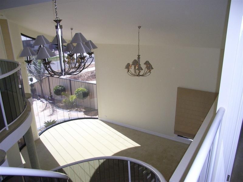 17 Cambridge Crescent, Taylors Lakes VIC 3038