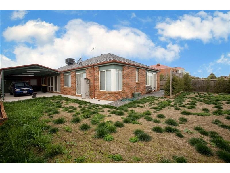 17 St Kilda Parade, Taylors Hill VIC 3037