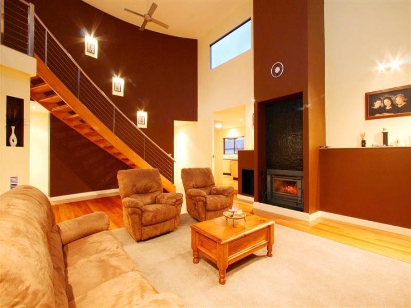 1 Collins Street, Taylors Hill VIC 3037