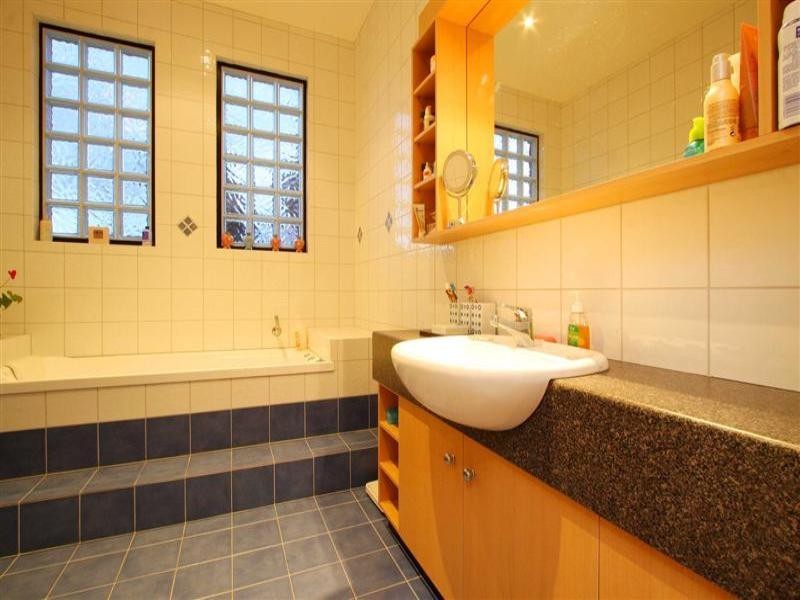 1 Collins Street, Taylors Hill VIC 3037