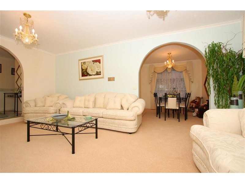 2 Medina Road, Keilor Downs VIC 3038