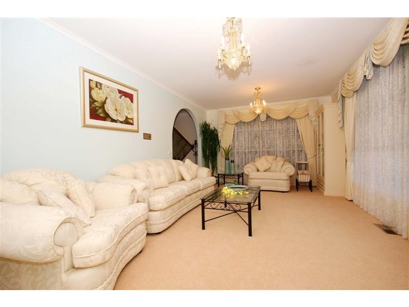 2 Medina Road, Keilor Downs VIC 3038